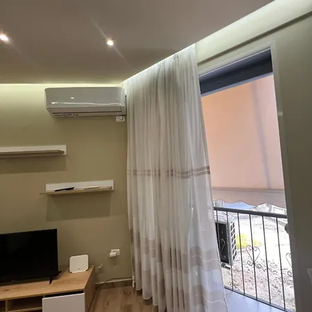 Condor Center Luxury Apartmán Tirana