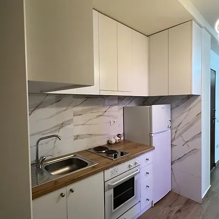 Condor Center Luxury טיראנה