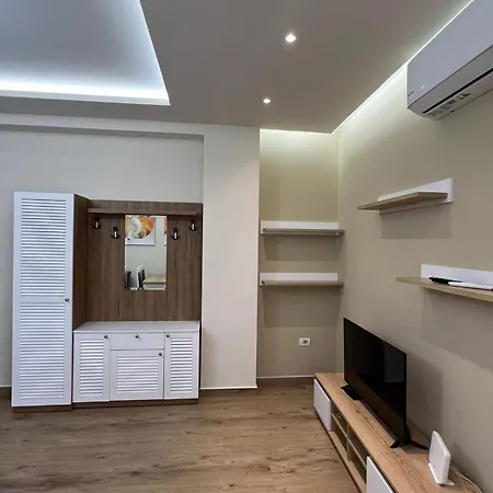 Condor Center Luxury * טיראנה