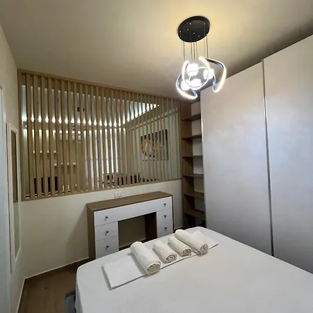 Condor Center Luxury Apartmán *